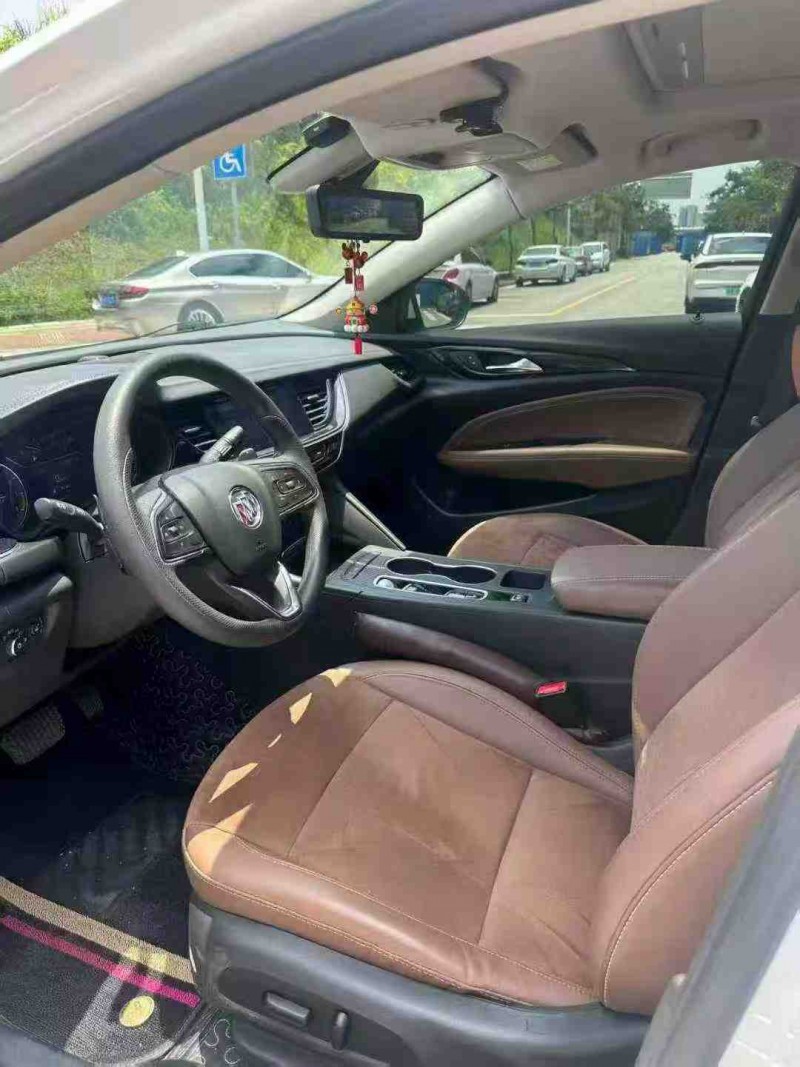 南宁22年别克君越4