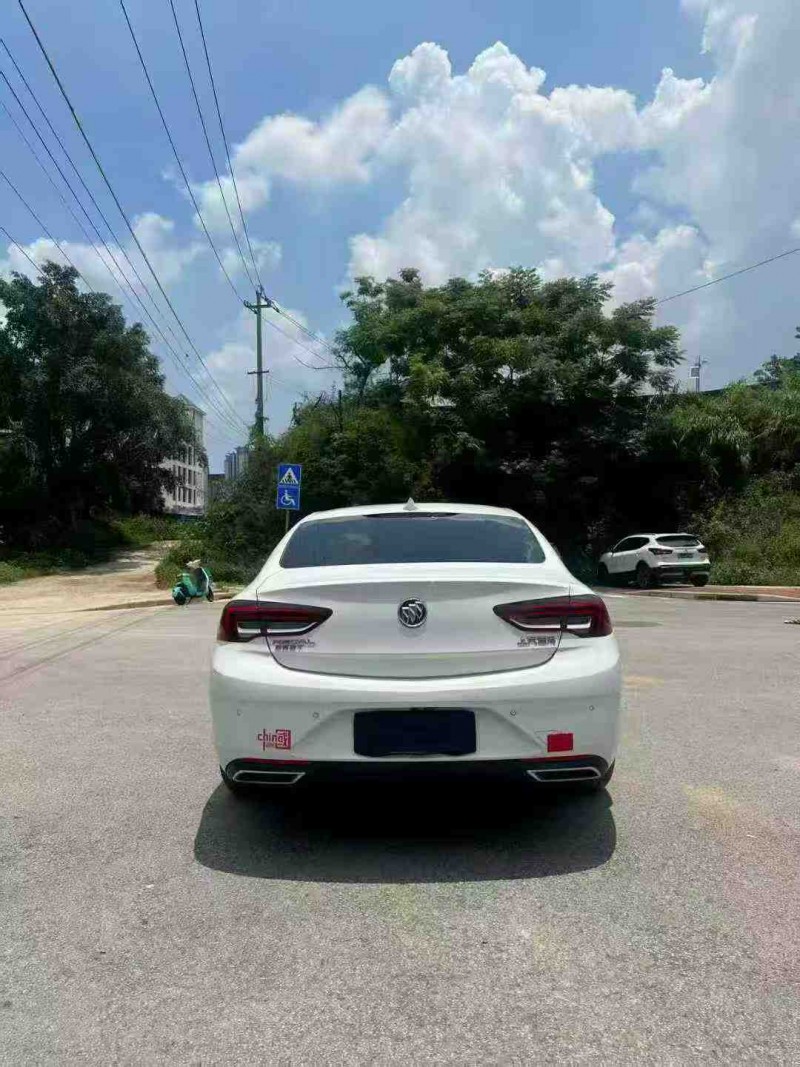 南宁22年别克君越9