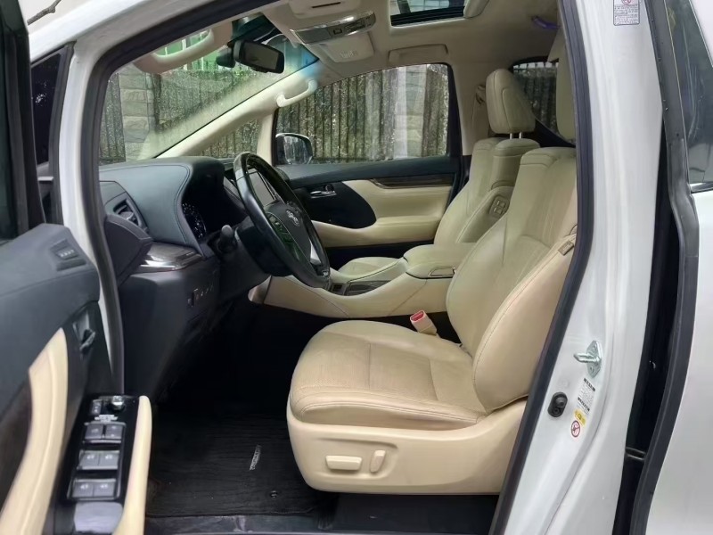 深圳19年豐田埃爾法4