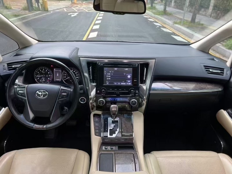 深圳19年豐田埃爾法6