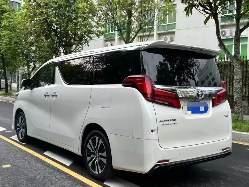 深圳19年豐田埃爾法7