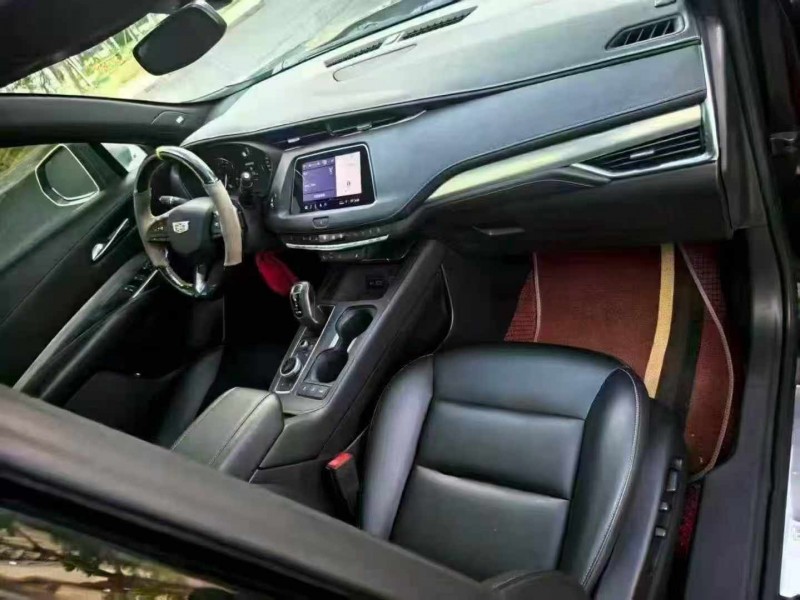 武汉20年凯迪拉克XT46