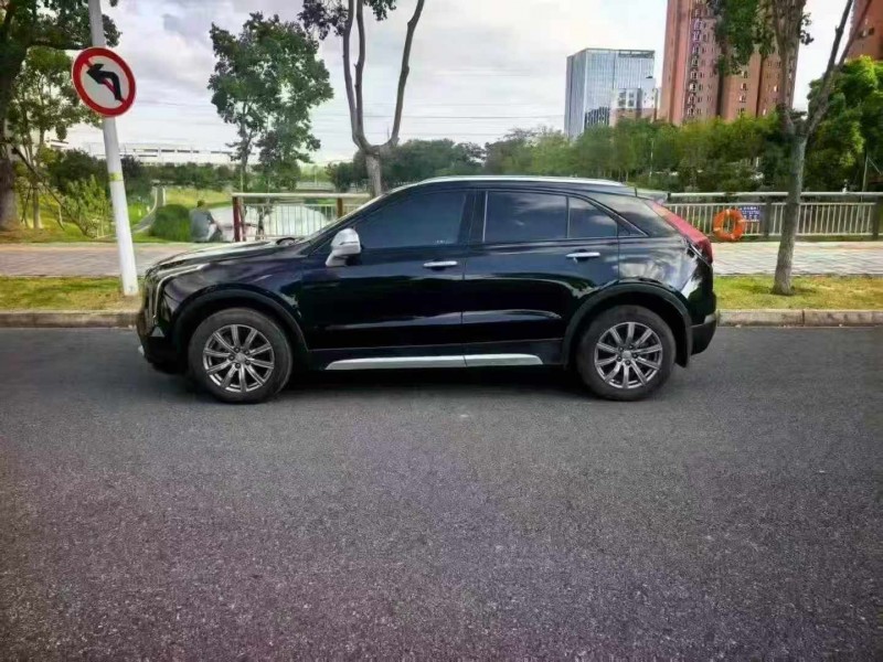 武汉20年凯迪拉克XT48