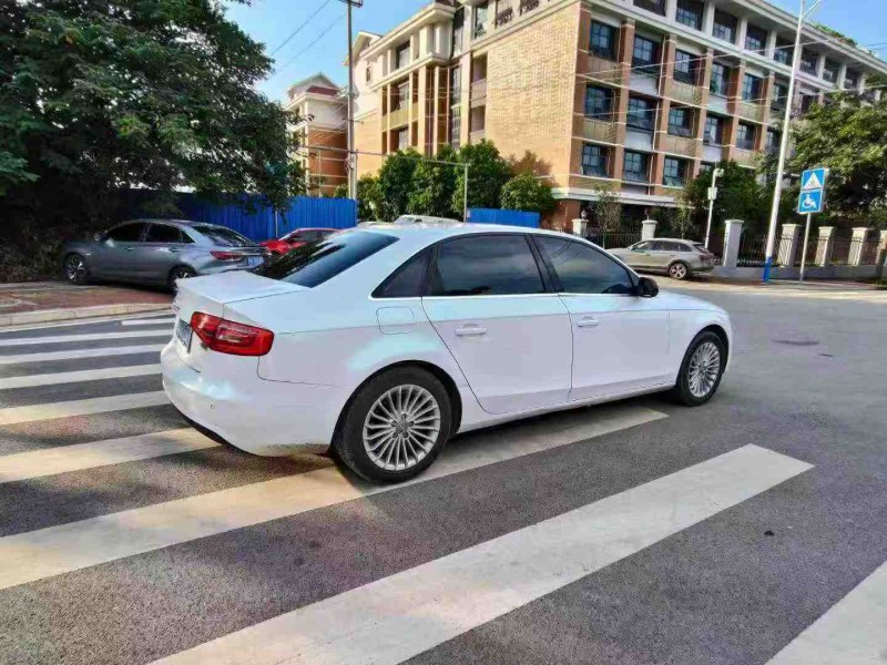 南宁15年奥迪A4L8