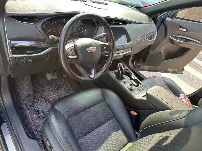 南宁20年凯迪拉克XT44