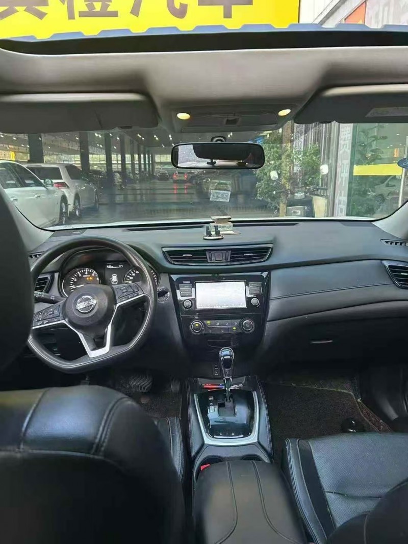 南昌17年日产奇骏4