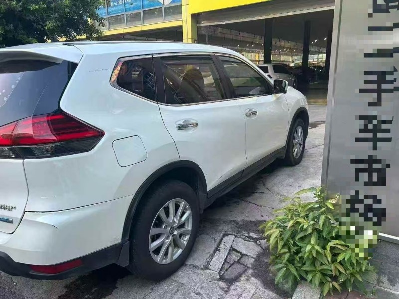 南昌17年日产奇骏6