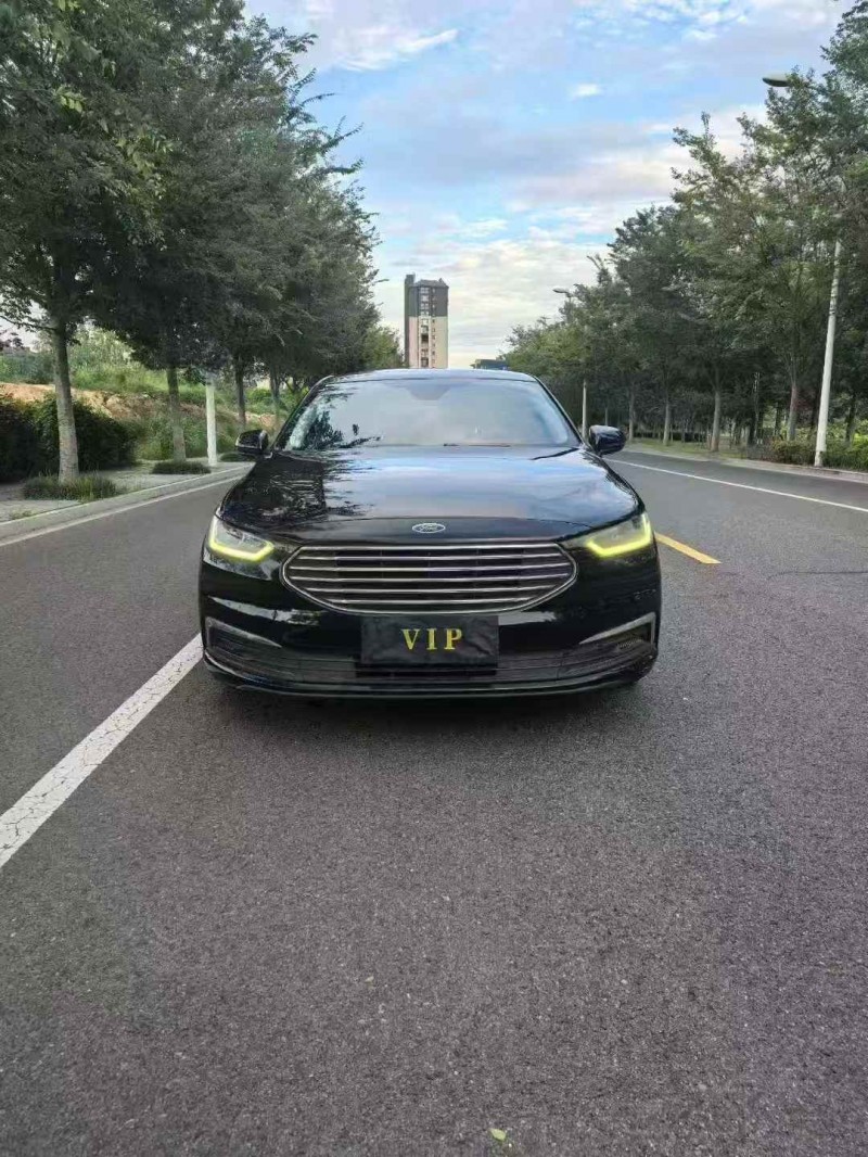 連云港20年福特金牛座1