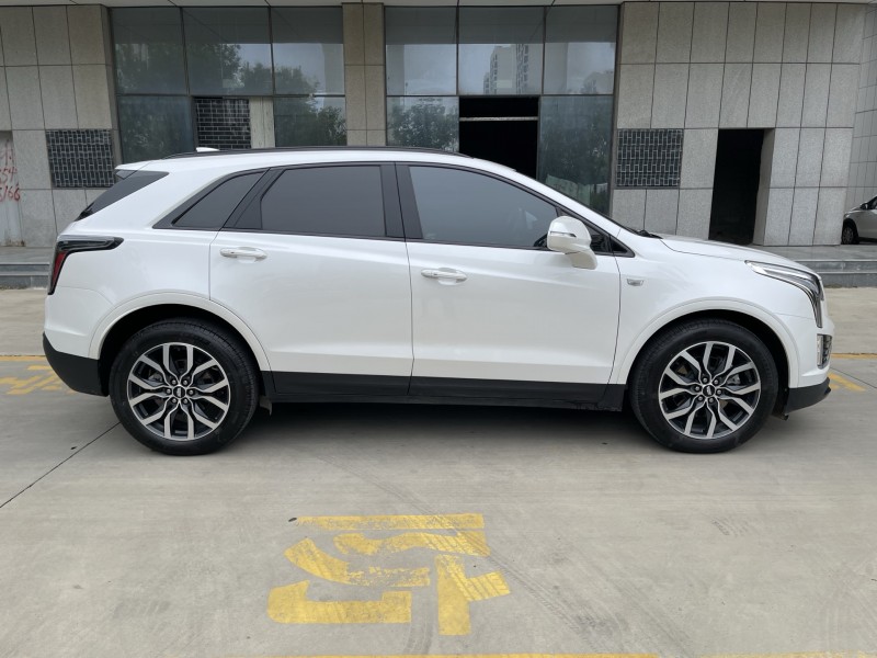 濟寧23年凱迪拉克XT56