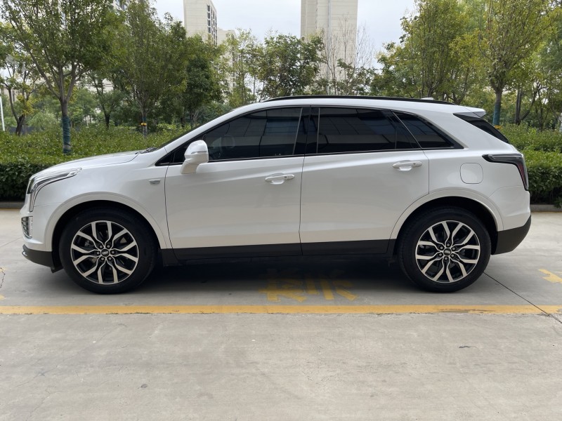 濟寧23年凱迪拉克XT57