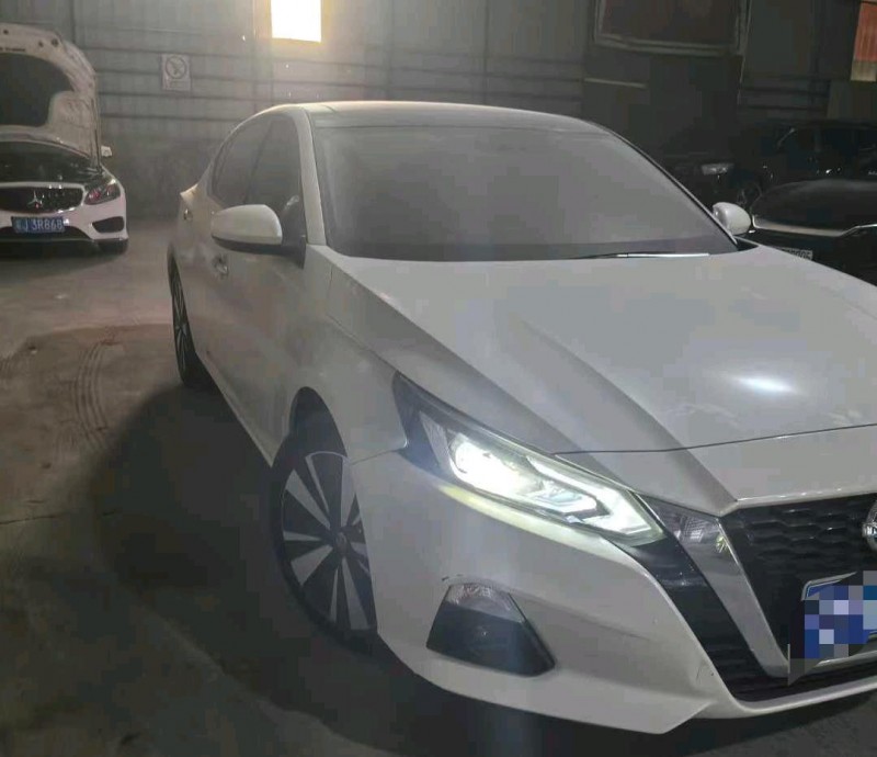 清远21年日产天籁2