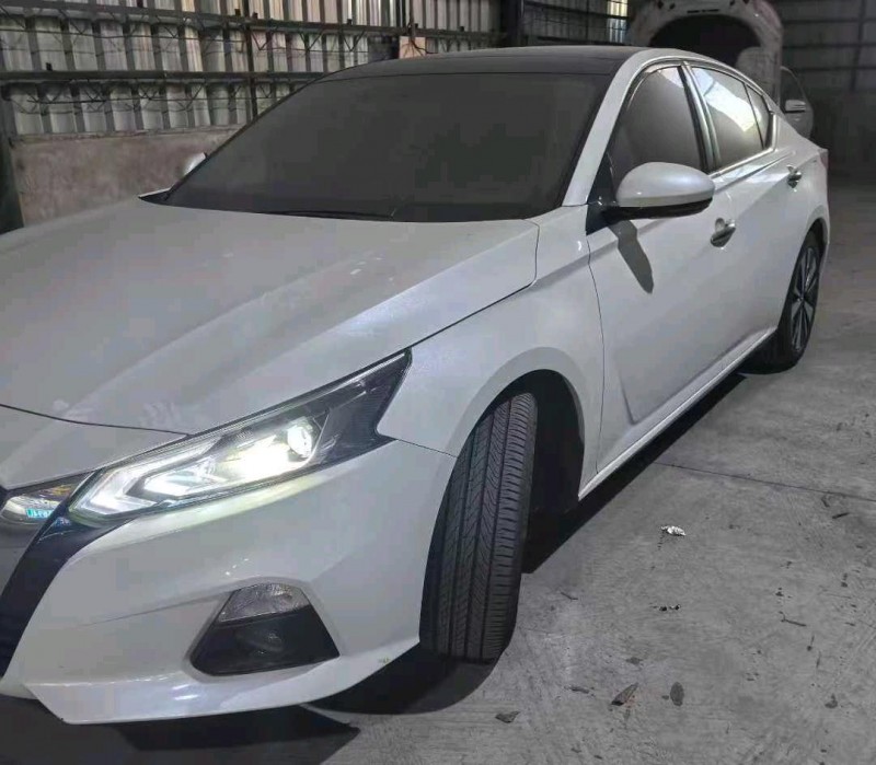 清远21年日产天籁3