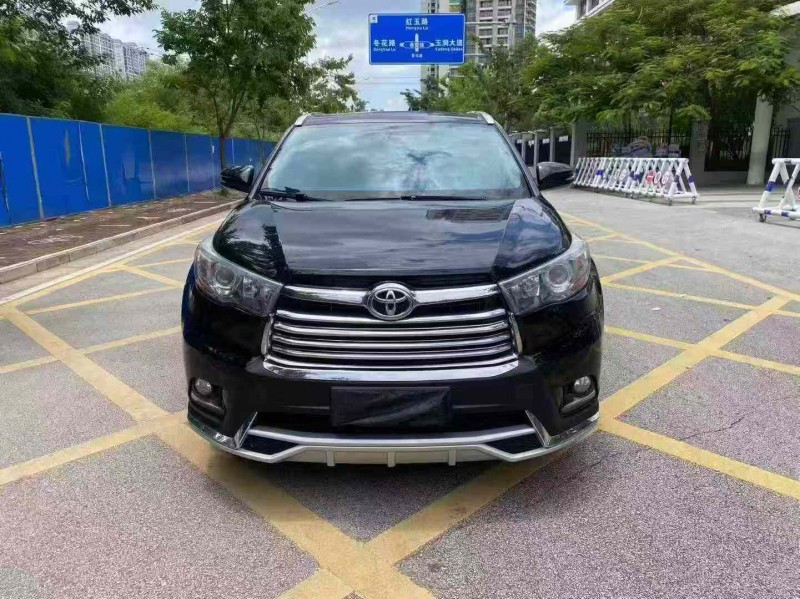 南宁17年丰田汉兰达1