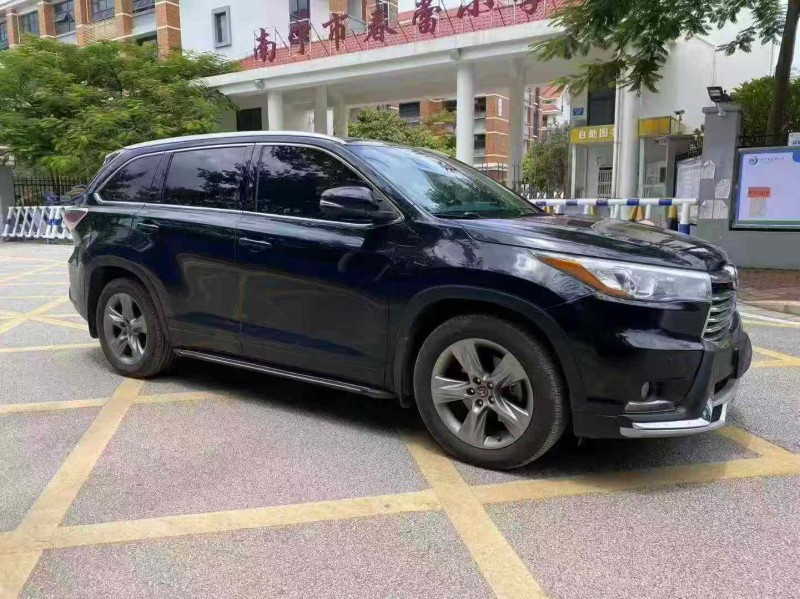 南宁17年丰田汉兰达3