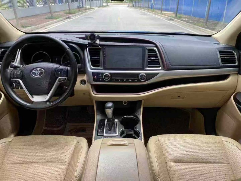 南宁17年丰田汉兰达5