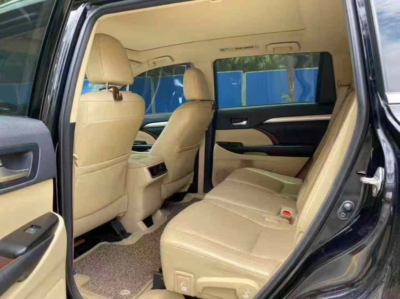 南宁17年丰田汉兰达6