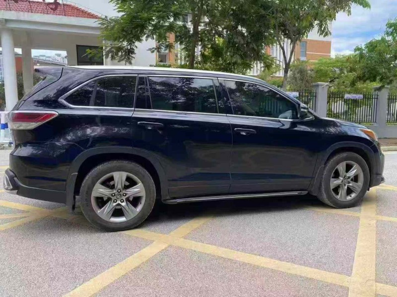 南宁17年丰田汉兰达8