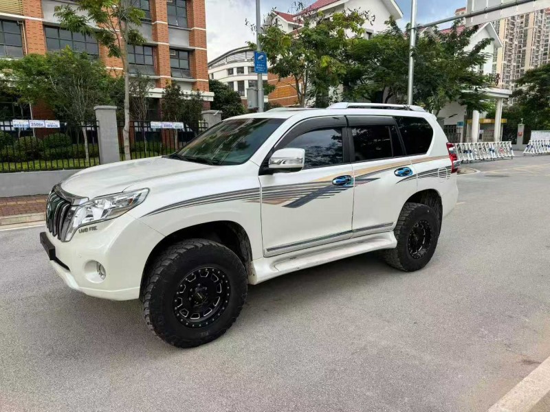 南宁16年丰田普拉多3