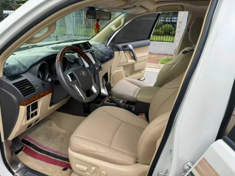 南宁16年丰田普拉多4