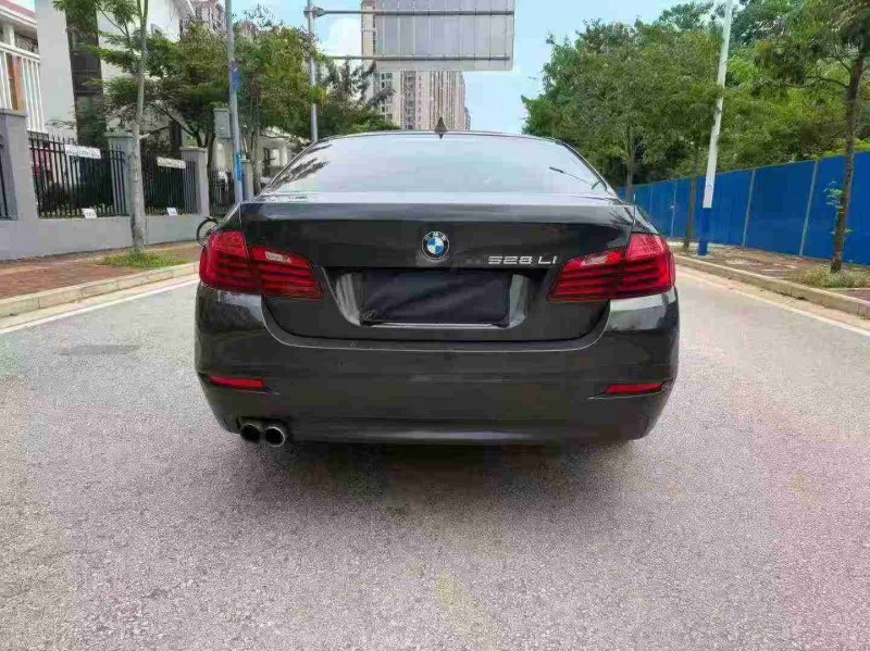 南宁17年宝马5系9