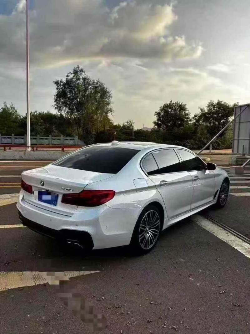 平凉18年宝马5系8