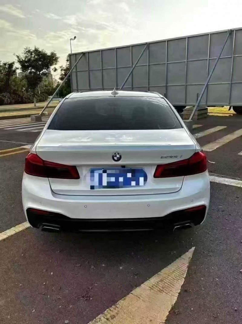 平凉18年宝马5系9