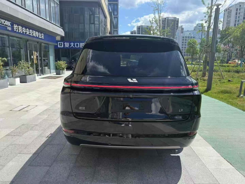成都25年理想L95