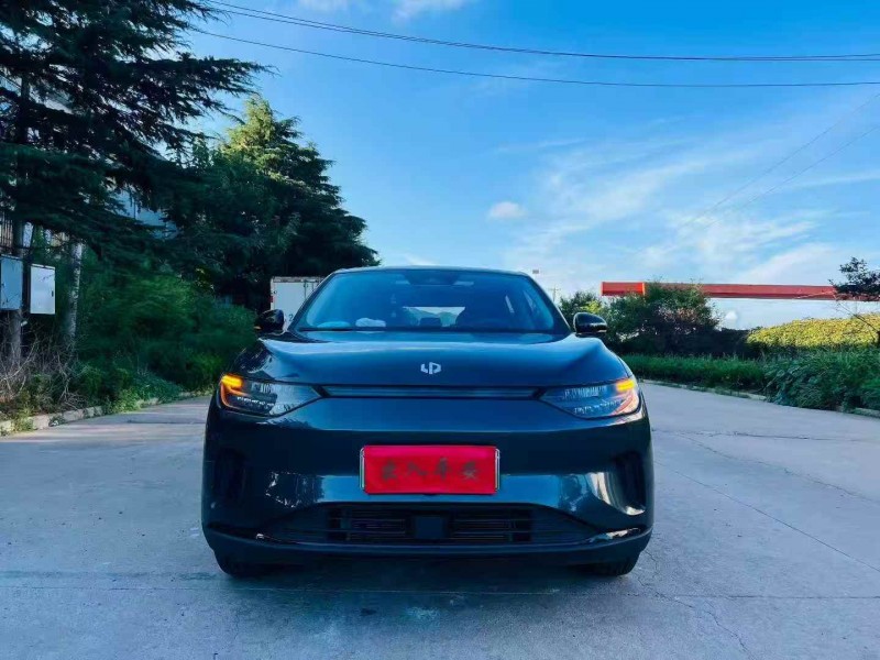 濰坊23年零跑汽車C111