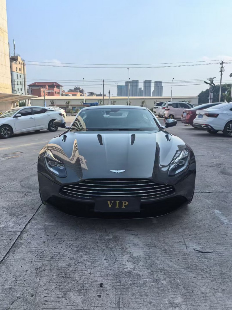 廈門18年阿斯頓·馬丁DB111