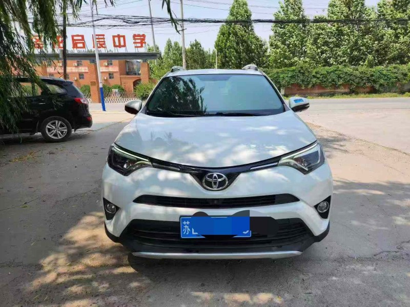 保定18年豐田RAV41
