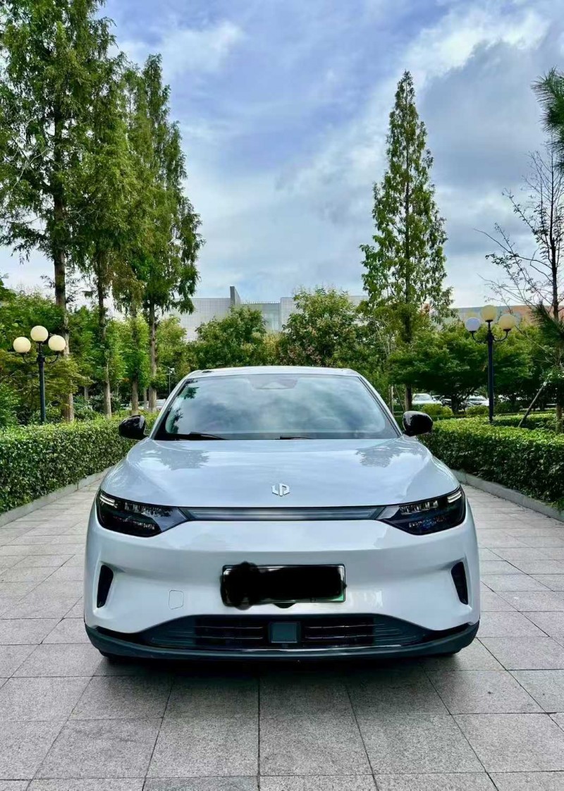 煙臺23年零跑汽車C111
