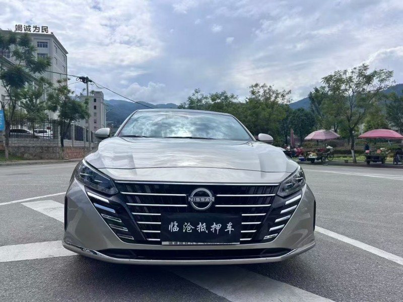 臨滄25年日產天籟1