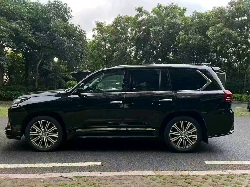 东莞21年雷克萨斯LX2