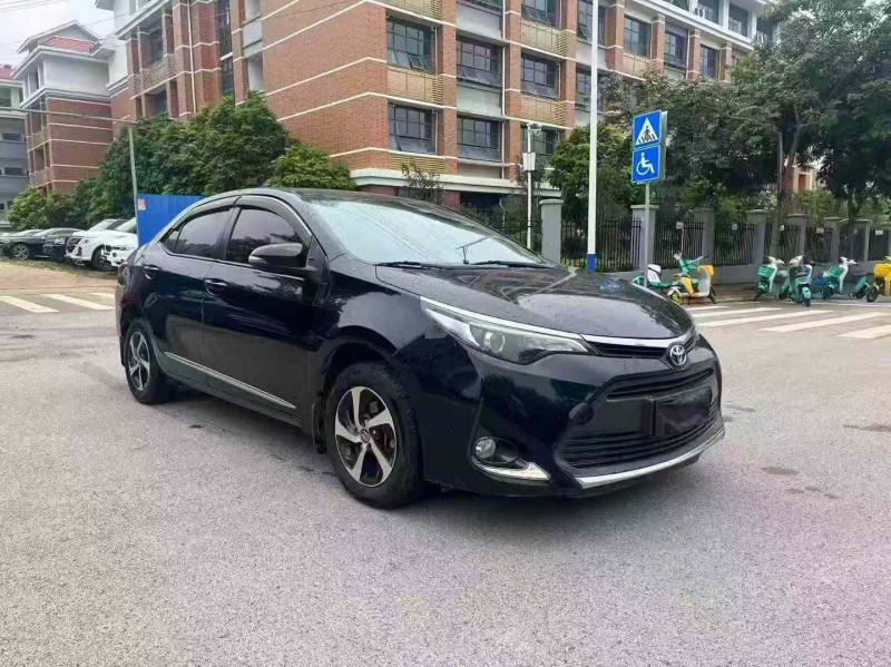 南宁18年丰田雷凌3