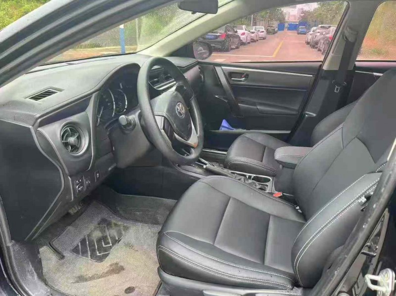 南宁18年丰田雷凌4