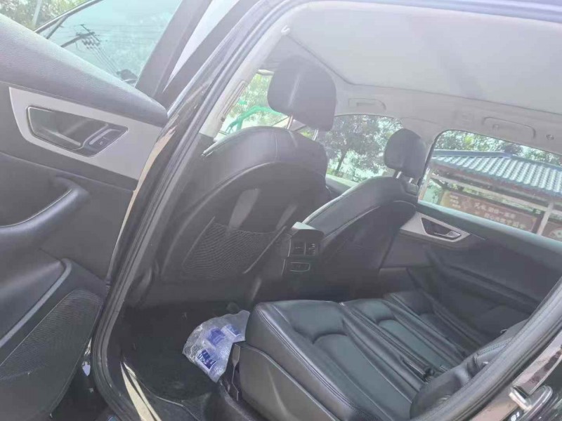 张家口17年奥迪Q76