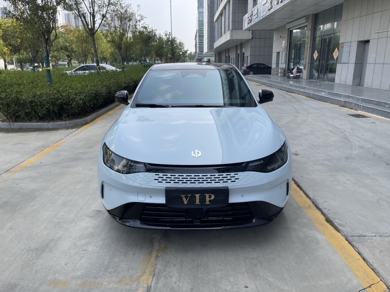 濟寧24年零跑汽車C011