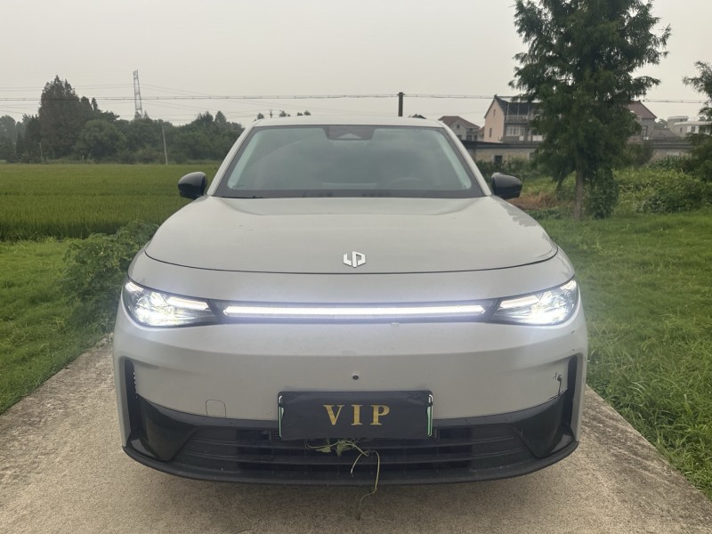 鹽城25年零跑汽車C101
