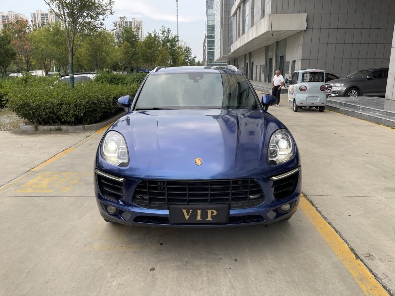濟寧17年保時捷Macan1