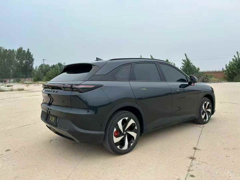 承德25年极狐汽车阿尔法7