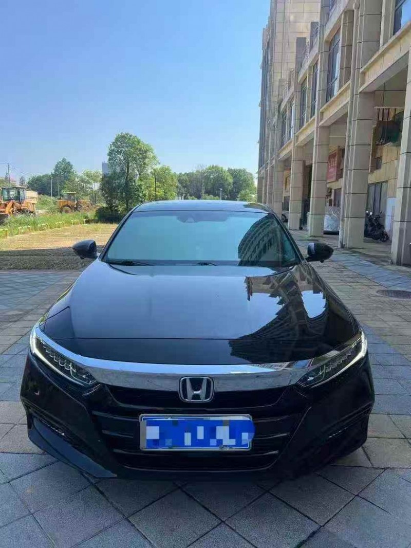 鹰潭18年本田雅阁1