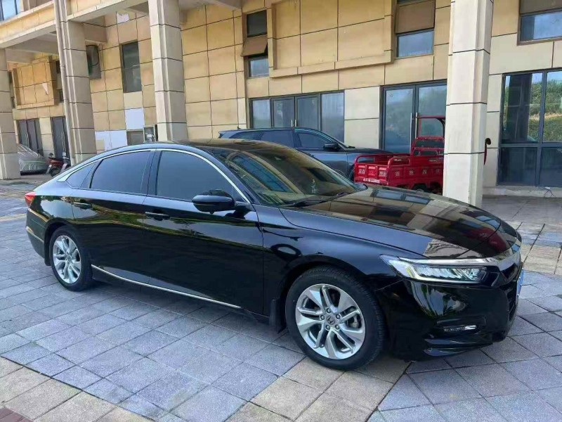 鹰潭18年本田雅阁3