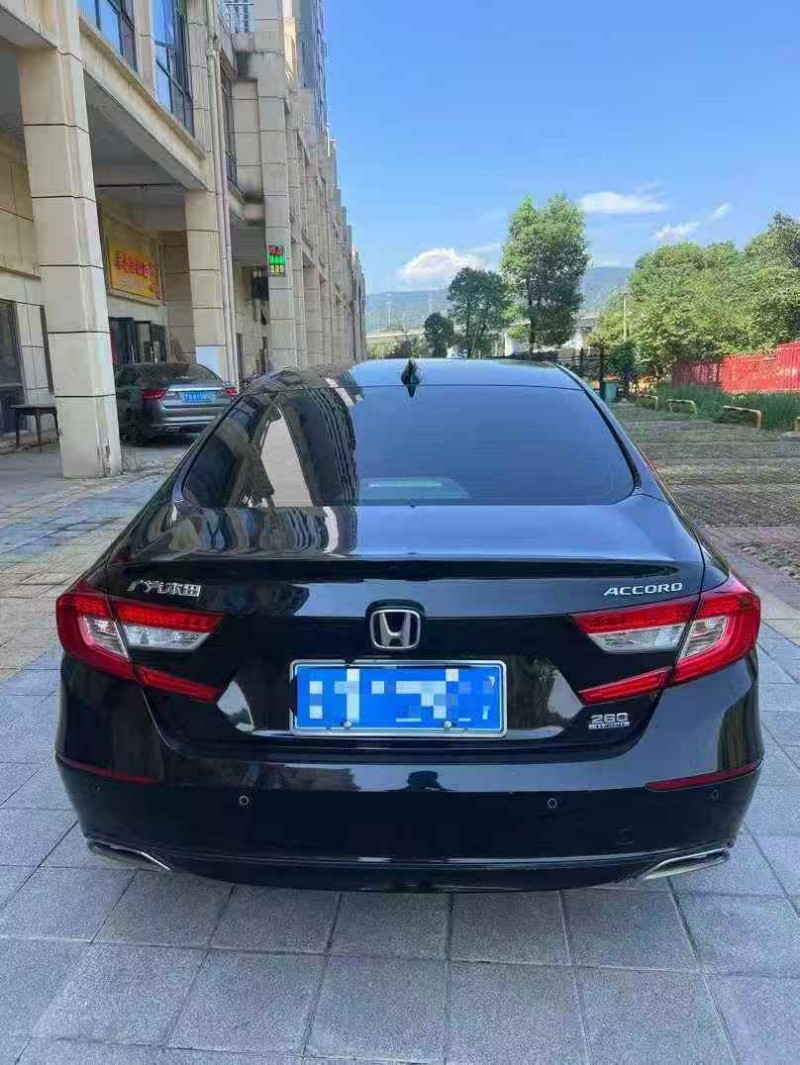 鹰潭18年本田雅阁9