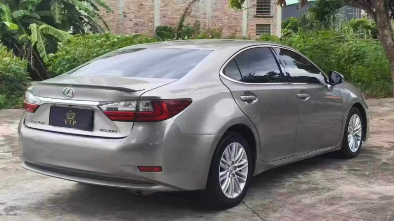 江门16年雷克萨斯ES7