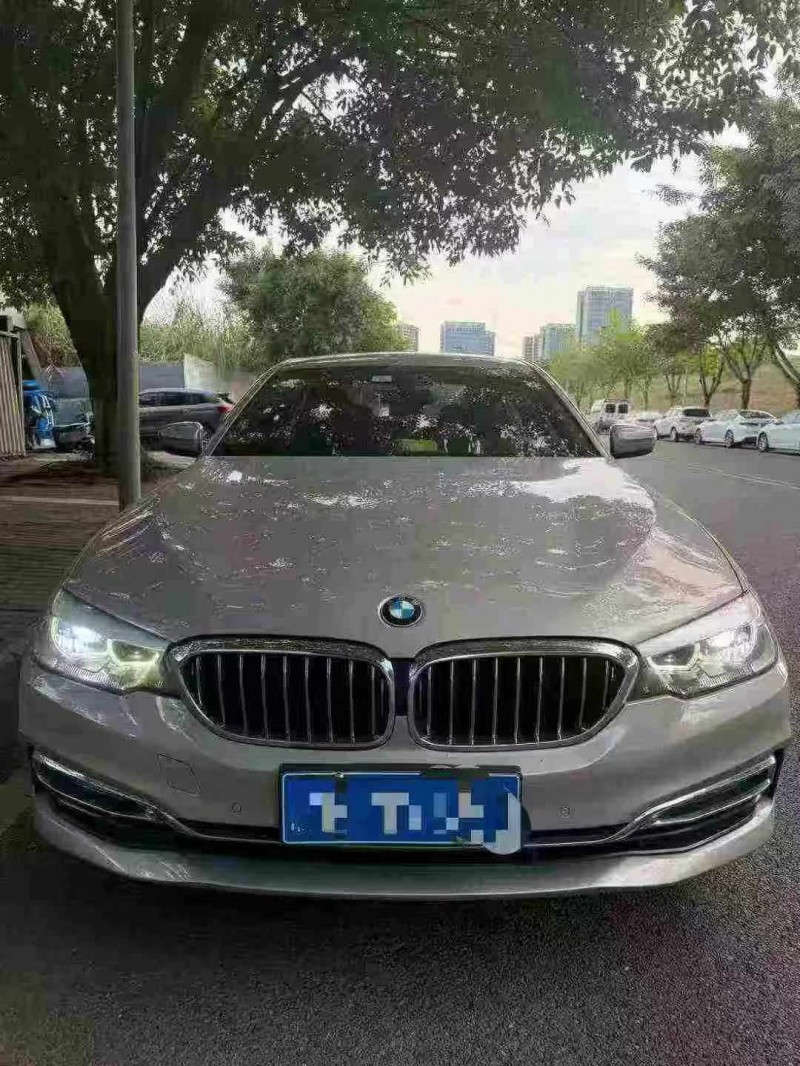 重庆18年宝马5系1