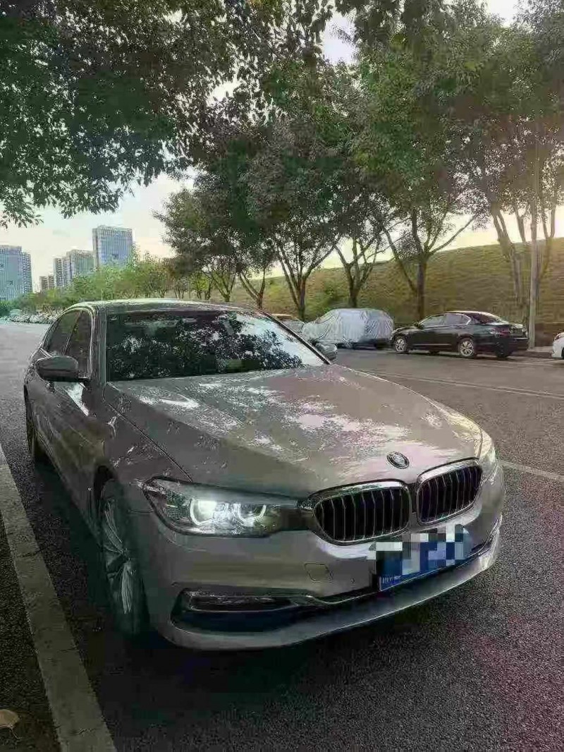 重庆18年宝马5系2