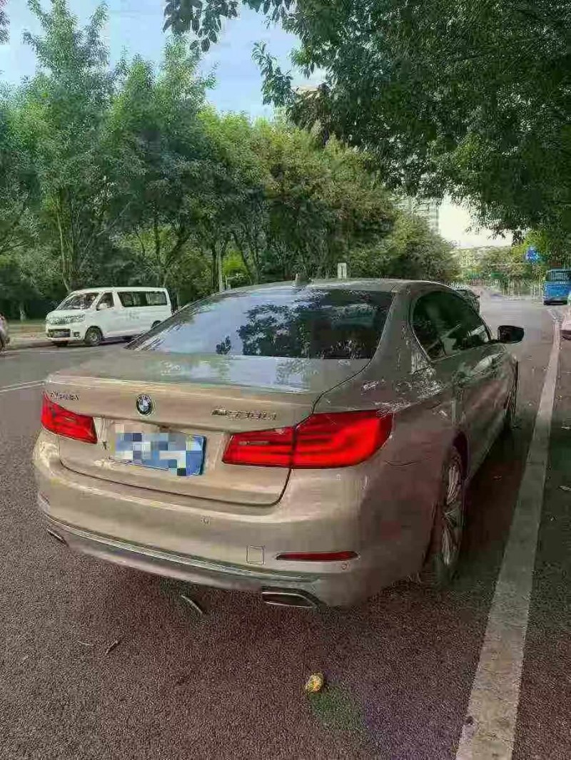 重庆18年宝马5系7