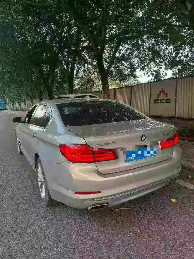 重庆18年宝马5系8