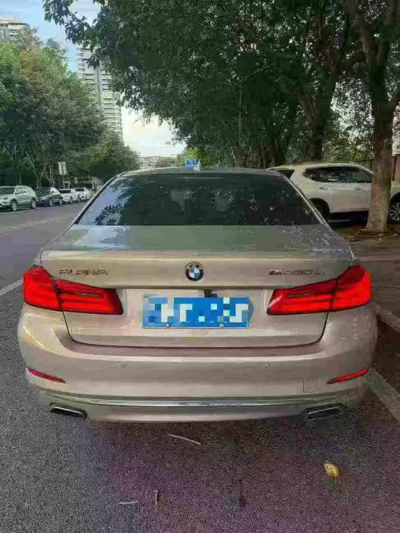 重庆18年宝马5系9