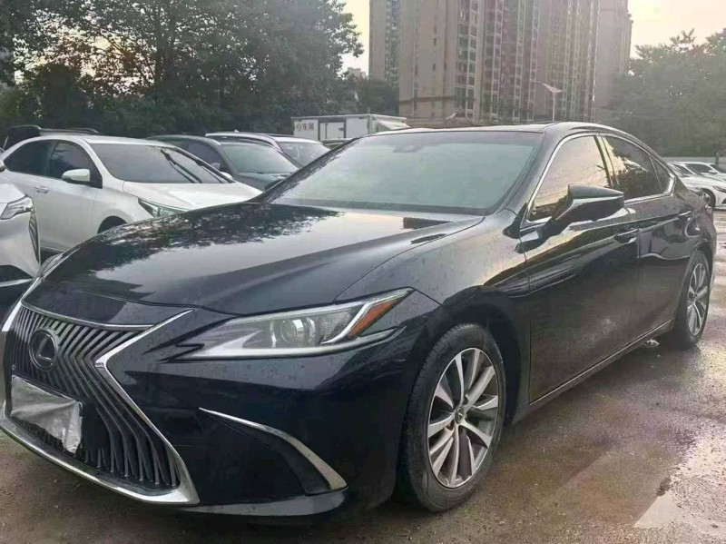 长沙18年雷克萨斯ES2